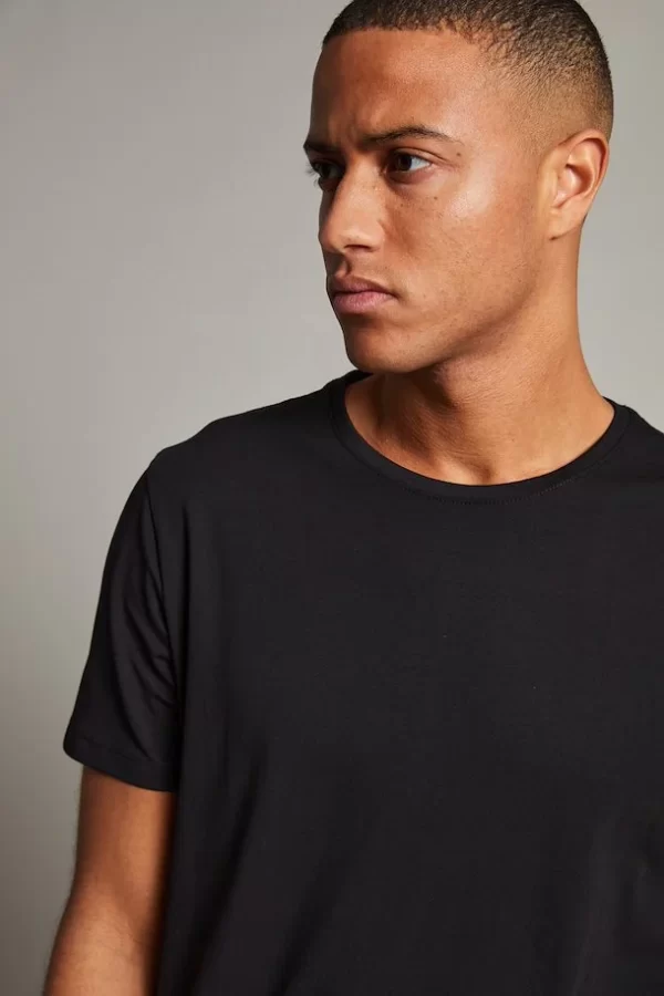 Lav et navn Perforering gas Matinique T-Shirt | The Source Menswear